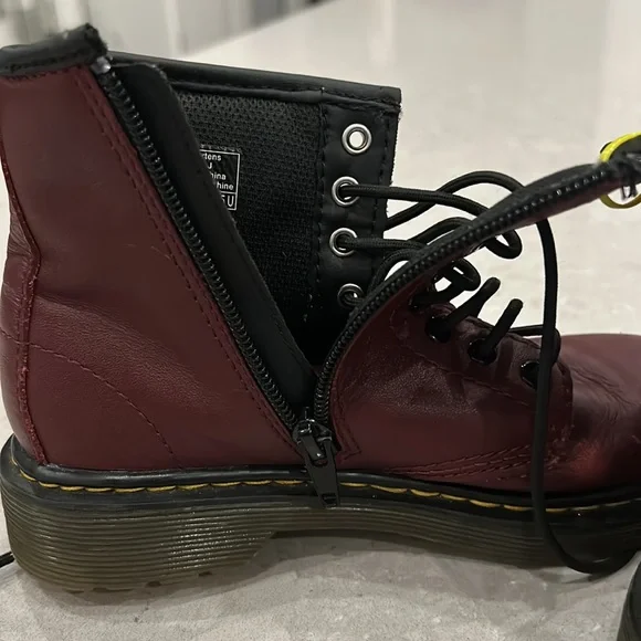 Dr. Martens 1460 kids ankle Maroon Boots sz 1 cherry red leather hightop shoes - Picture 10 of 16